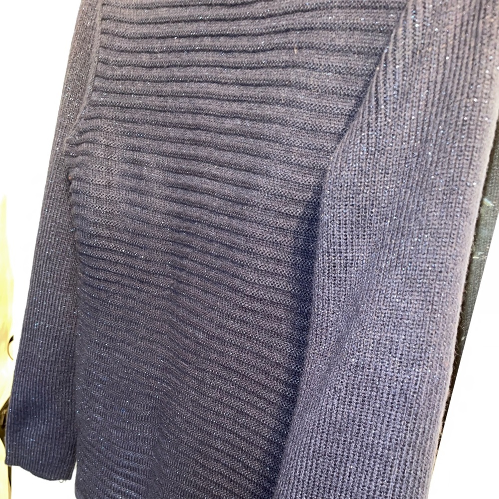 Sweater - Picture 11 of 11